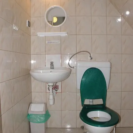 Hostel Szkolne Schronisko Mlodziezowe Zloty Widok *