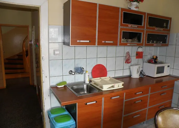 Szkolne Schronisko Mlodziezowe Zloty Widok ホステル *