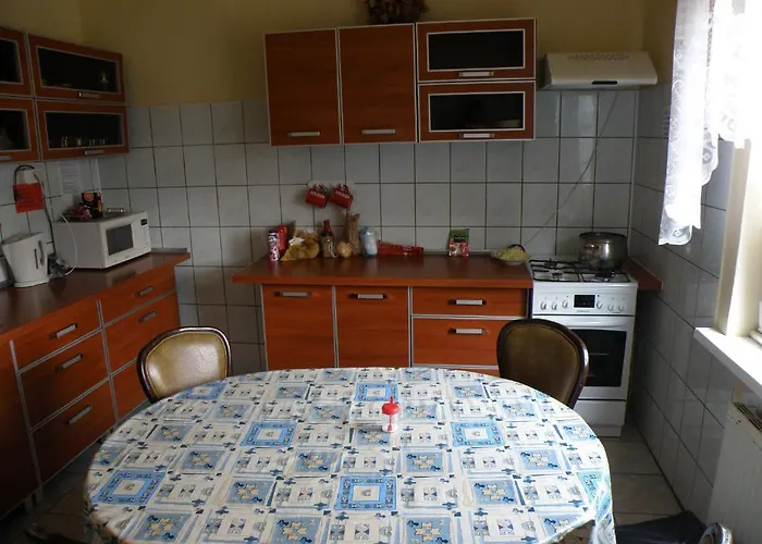 ホステル Szkolne Schronisko Mlodziezowe Zloty Widok ピエホビツェ