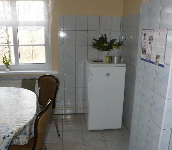 Szkolne Schronisko Mlodziezowe Zloty Widok ホステル ピエホビツェ