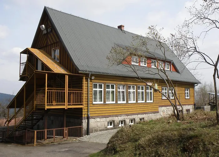 Szkolne Schronisko Mlodziezowe Zloty Widok ホステル